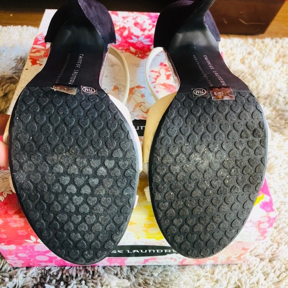 NEW~ Chinese Laundry Nude/ Black Heels - Picture 3 of 4